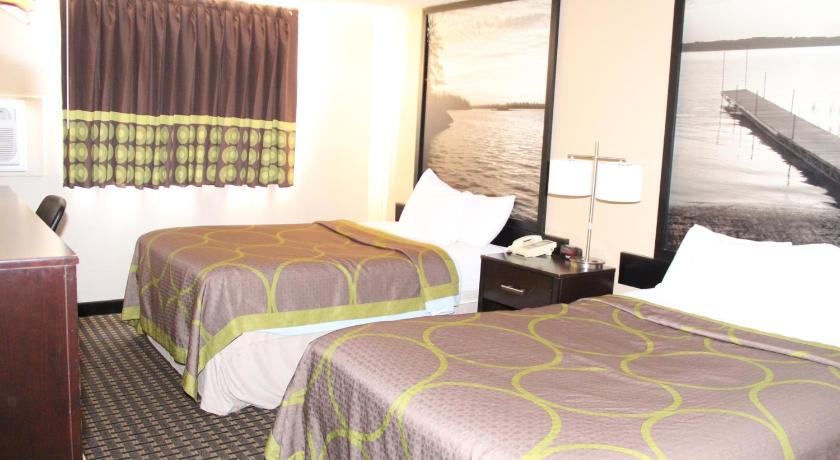 Super 8 By Wyndham Clear Lake photo