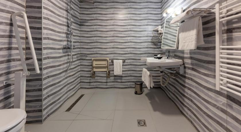 Image of King Room - Disability Access 2