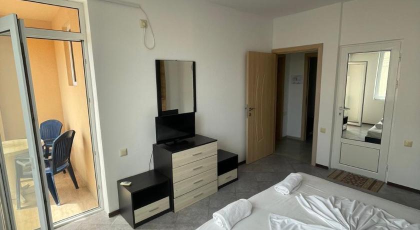 Safo Apartments and Rooms photo