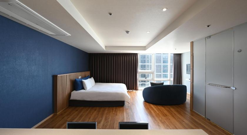 Image of Executive Suite City View 5