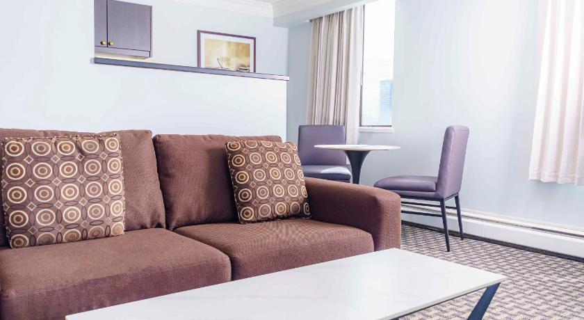 Image of One-Bedroom Suite 13