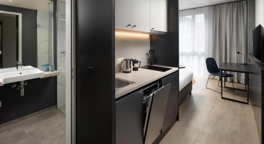 Image of Superior Studio Suite 3