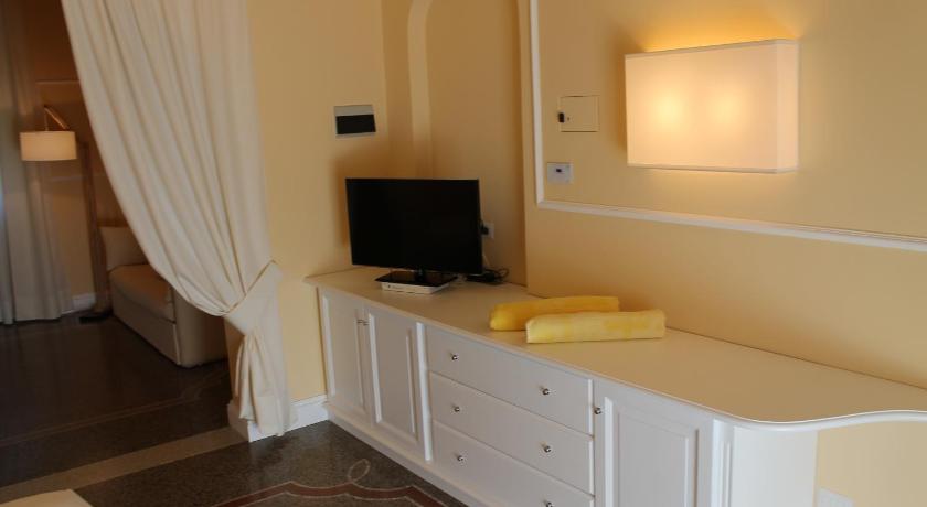 Фото: Полулюкс с видом на море (Junior Suite with Sea View) 6