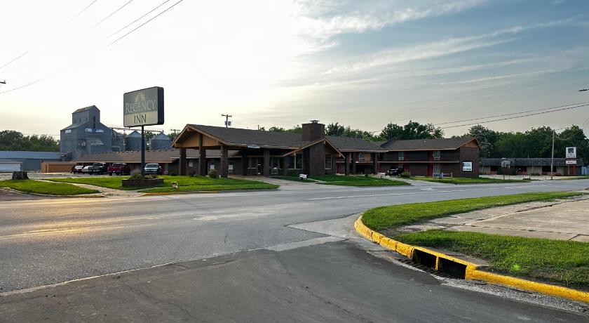 Regency Inn Iola photo