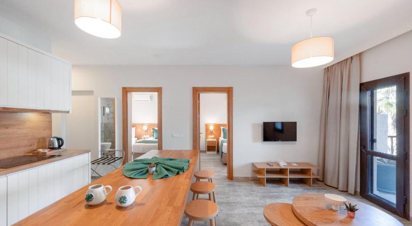 Dorman Suites Hotel - image 2