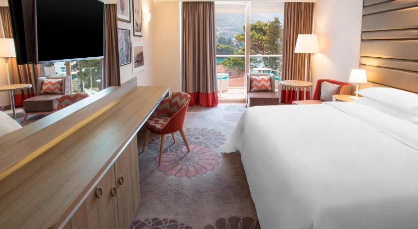 Image of deluxe king room, guest room, 1 king, sea view, balcony 1