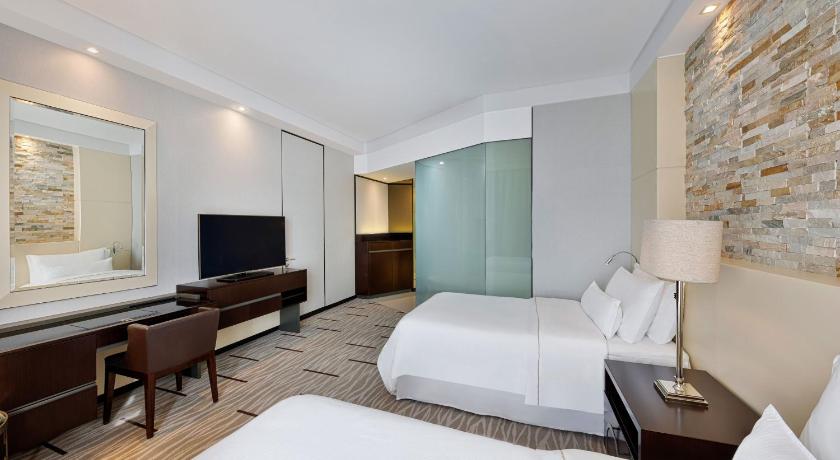 Image of Executive Room, Club lounge access, Guest room 3