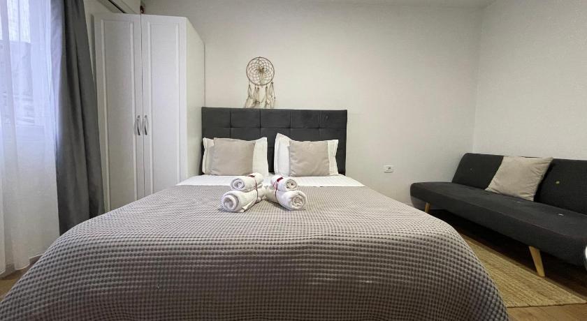 Central Studio Apartments photo