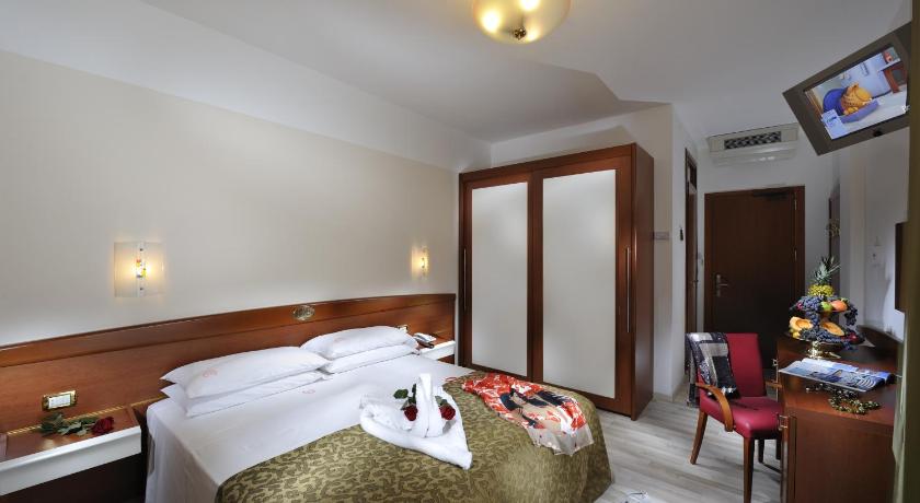 Hotel Eden photo