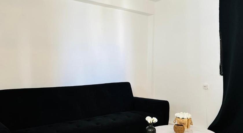 Beach front rooftop apartment — Hotel in Tel Aviv