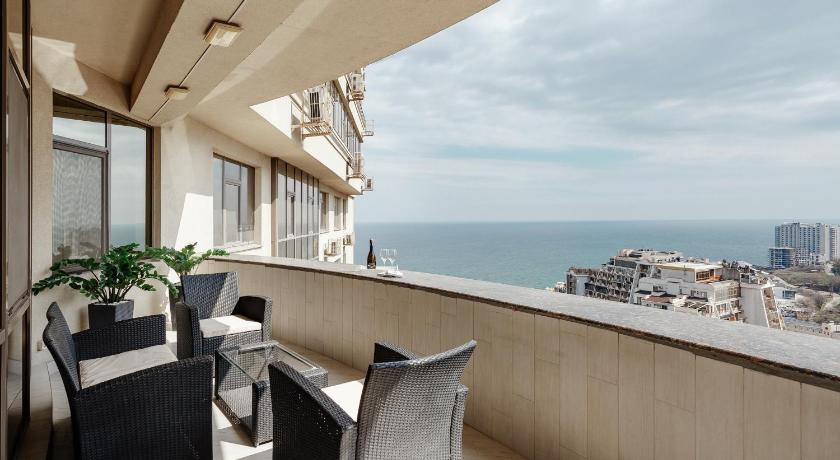 Prestige Plaza Apartments photo