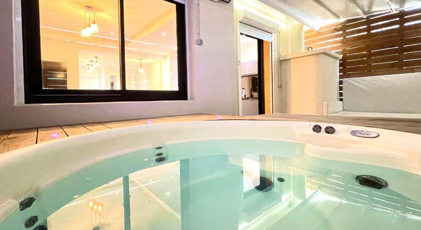 loft romantique spa — Hotel in Nice