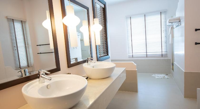 Image of jacuzzi villa 15