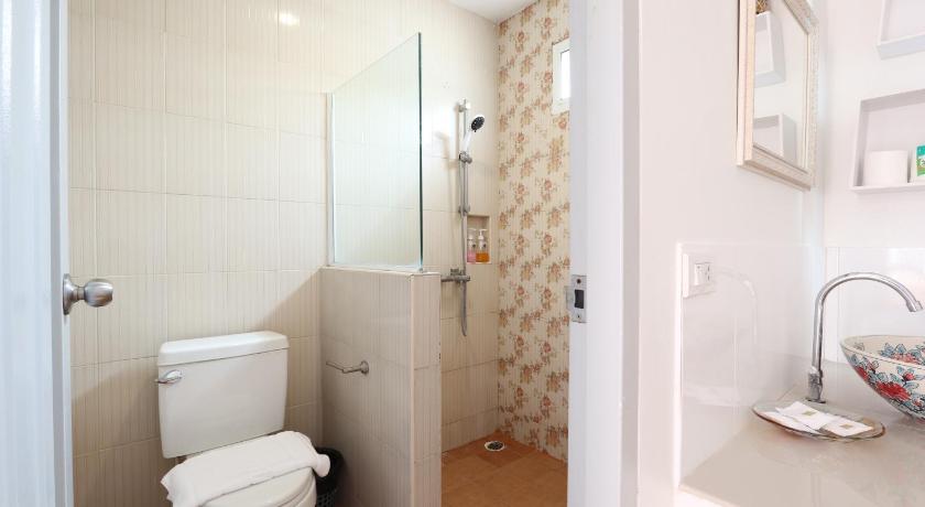 Image of Queen Room With Balcony 2