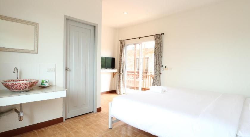 Image of Deluxe King Room 0