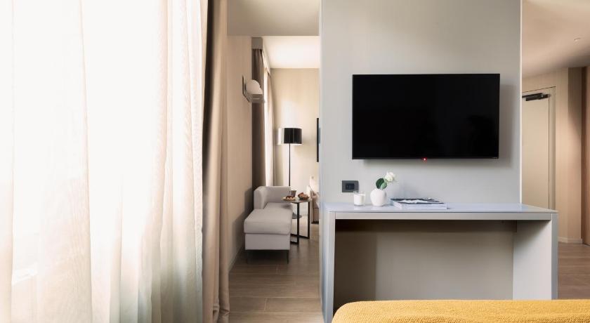 Image of Junior Suite with Spa Access 4