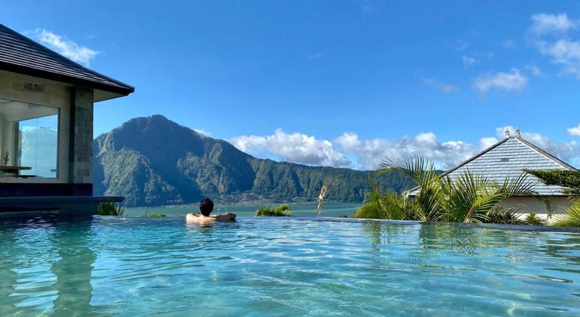 Batur Green Hill photo