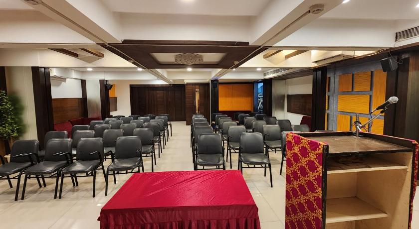 Hotel Kanak, Ahmedabad – Ahmedabad, TN