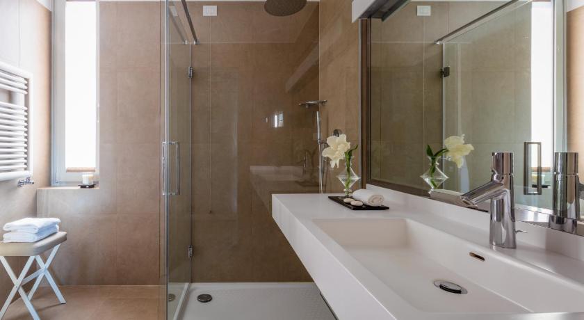 Image of Deluxe Premium Room 2