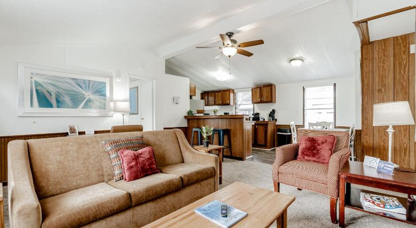 Gamecock Roost- 15mins to Downtown- Back unit — Hotel in Columbia (SC)