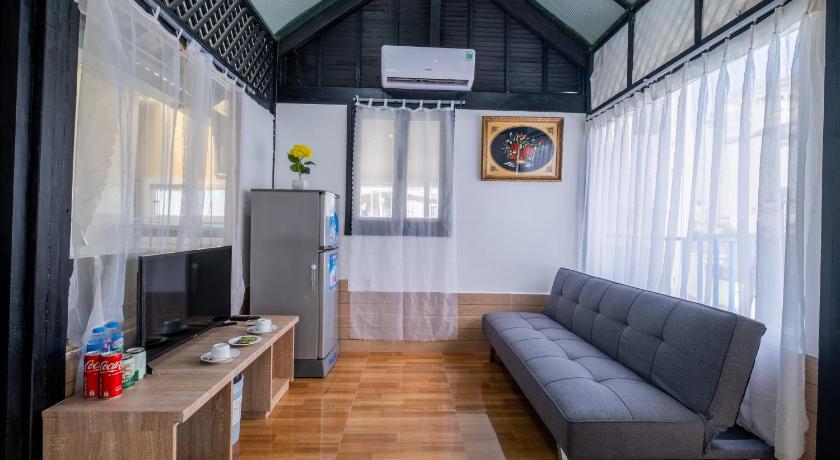 Da Nang Zuka Hotel & Apartment 2-Star Hotel lobby