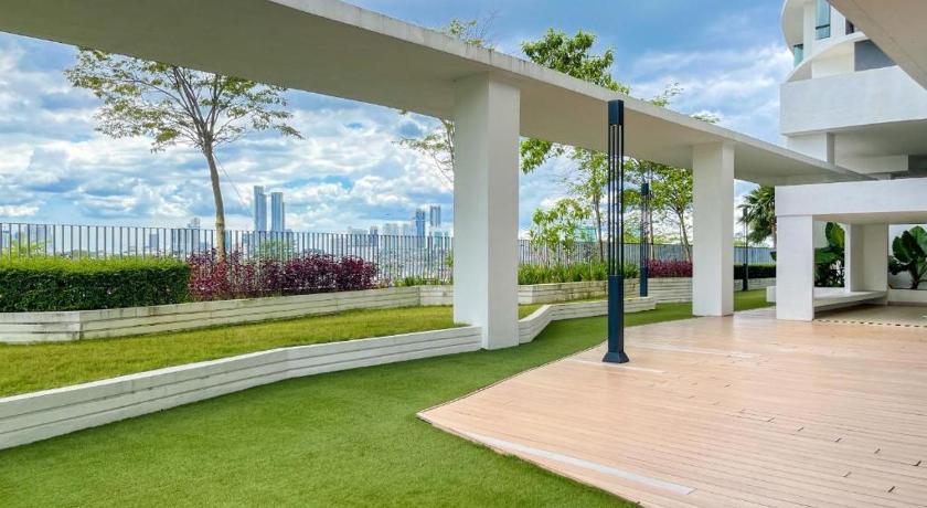 Premio Southkey 3BR Suite WiFi YT Netflix SeaView photo