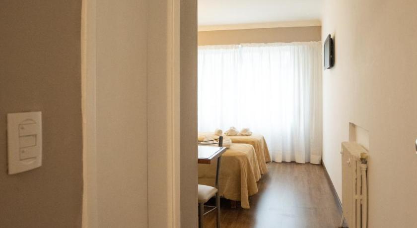 Image of Standard Twin Room 13