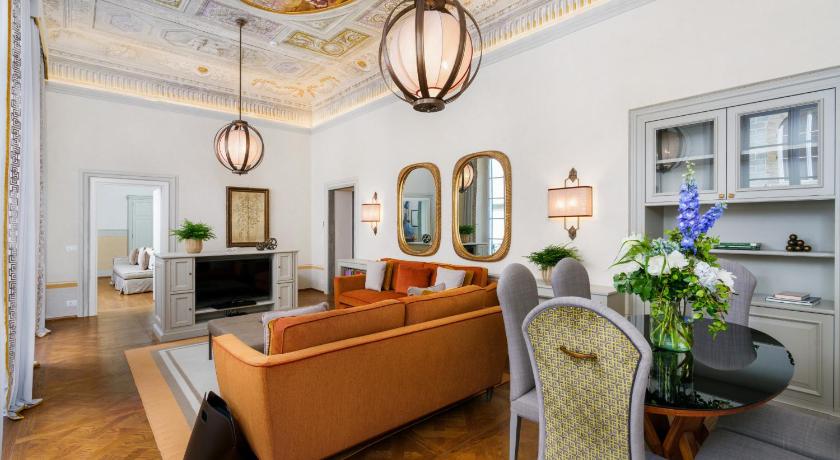 Barone Achille -La Dimora degli Affreschi Florence