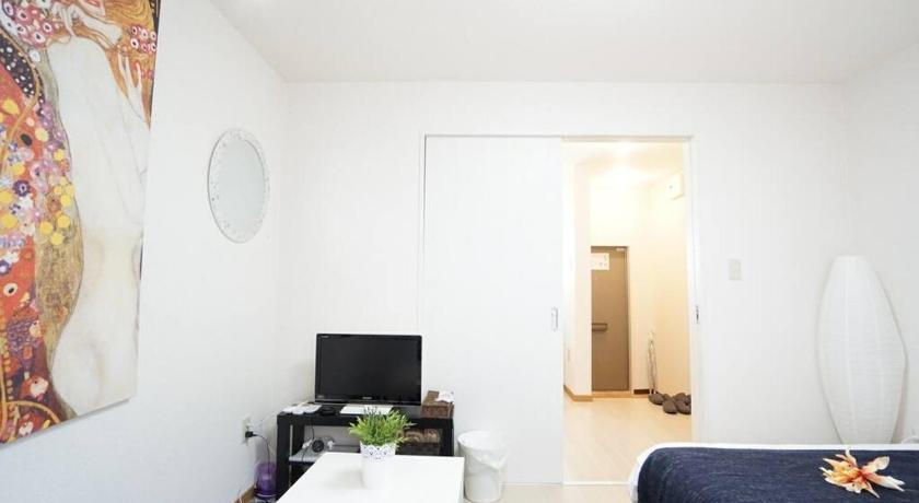Osaka Apartment House Kamon Heights 202 3-Star Accommodation view