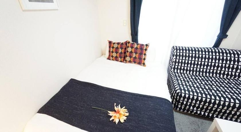 Osaka Apartment House Kamon Heights 202 3-Star Accommodation exterior