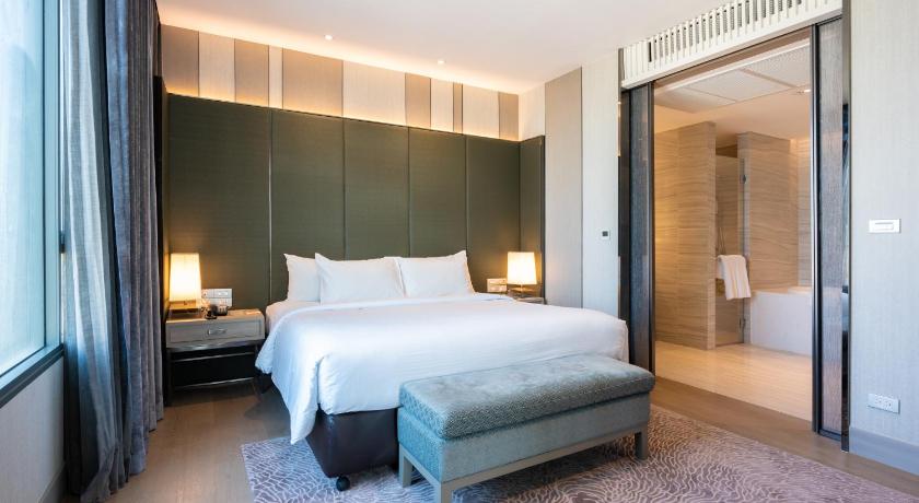 Image of Executive Suite City View 5