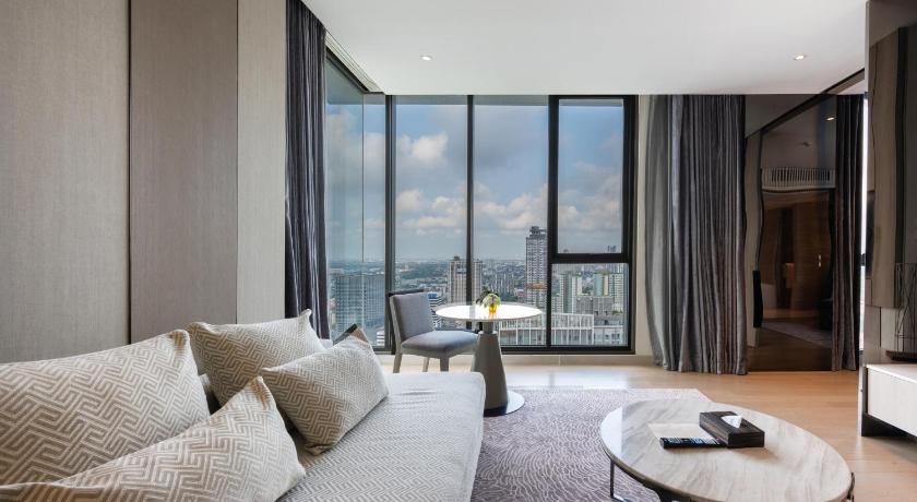 Image of Executive Suite City View 0