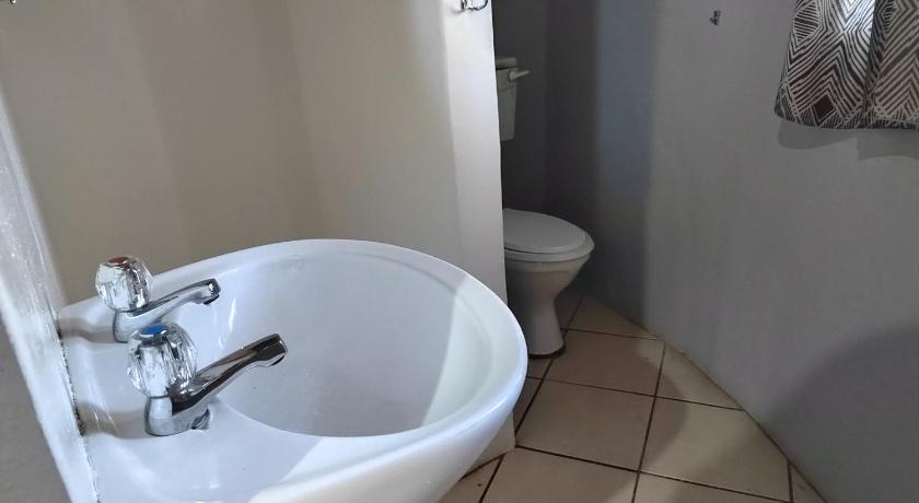 Graskop family retreat and backpackers photo
