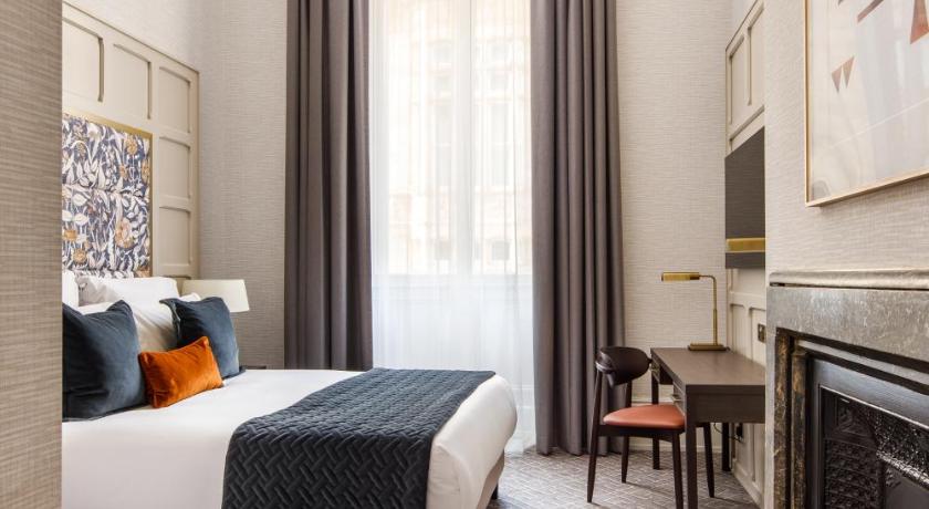 Image of Deluxe Room With One Double Bed 7