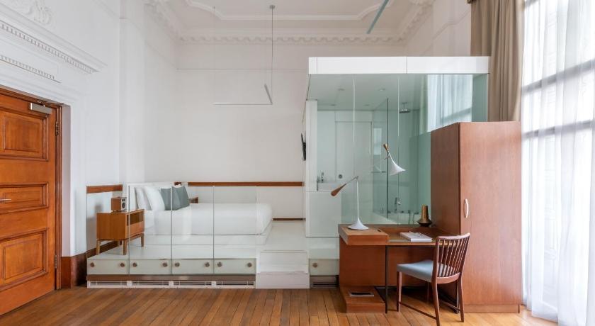 Image of 2 - Deluxe Double Room 2