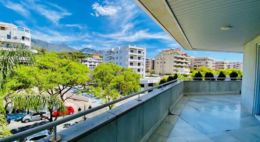 SUPERIOR 3 bedroom MARBELLA center close to beach photo