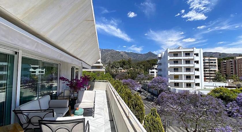 SUPERIOR 3 bedroom MARBELLA center close to beach photo