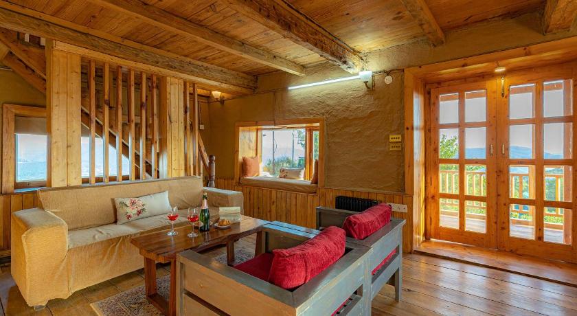 StayVista at Sarion Cottage at Daafi photo