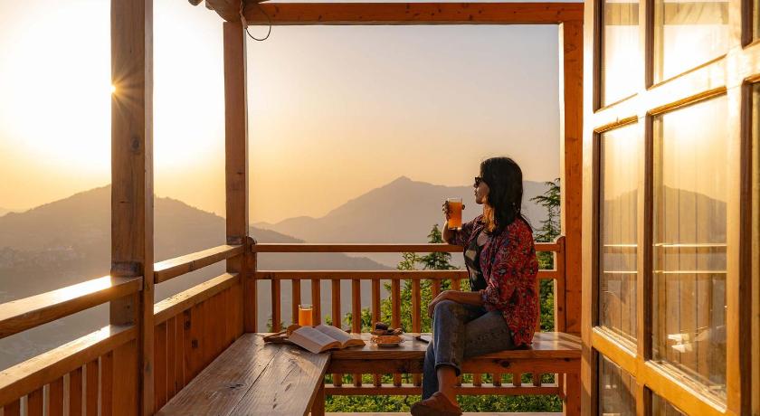 StayVista at Sarion Cottage at Daafi photo