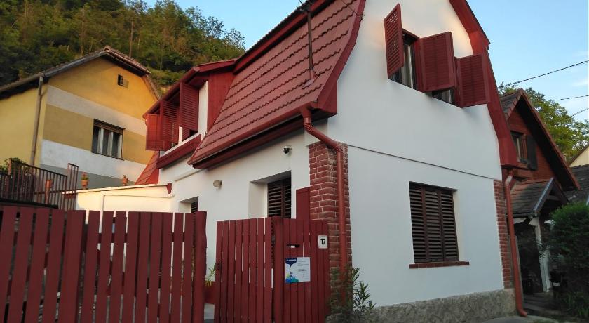 Szonyi uti vendeghaz — Hotel in Zebegeny