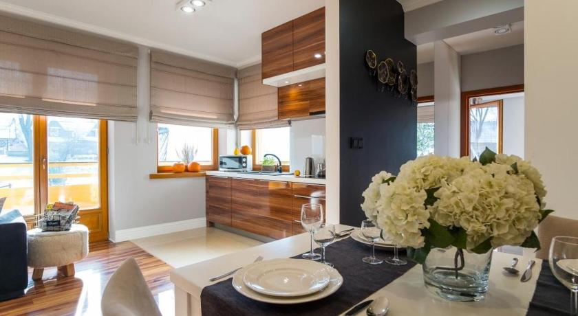 Zakopane Zakopianskie Tarasy 4-Star Hotel lobby