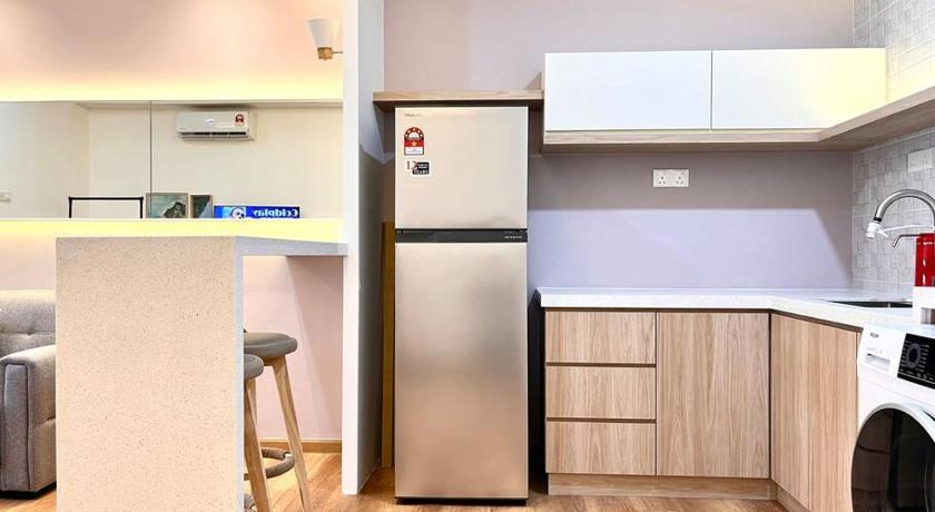 マラッカ Urban Vista: City Center Retreat with InfinityPool 4つ星 ゲストハウス プール