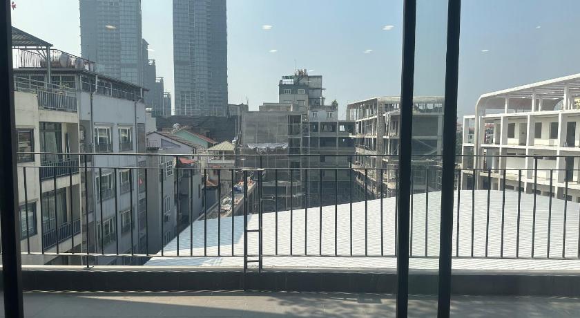 Hanoi Luxe Paradise Residence 11 To Ngoc Van 3-Star Guesthouse pool