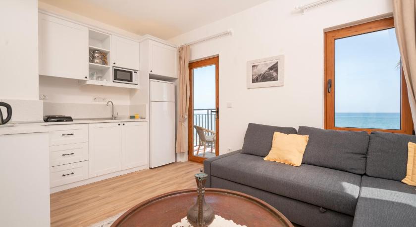 Beach House Hotel photo