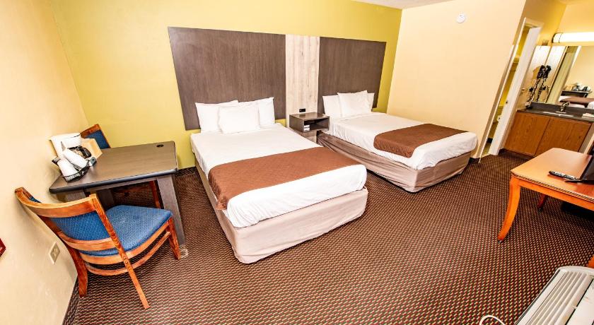 Image of Double Room with Two Double Beds 4