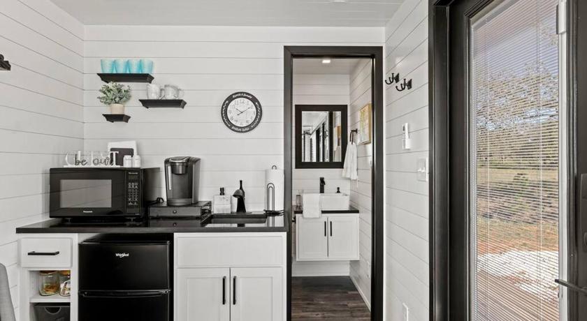 프레더릭스버그 (TX) New Wilderness Hideout-Cozy Container Home 3성급 숙소 로비
