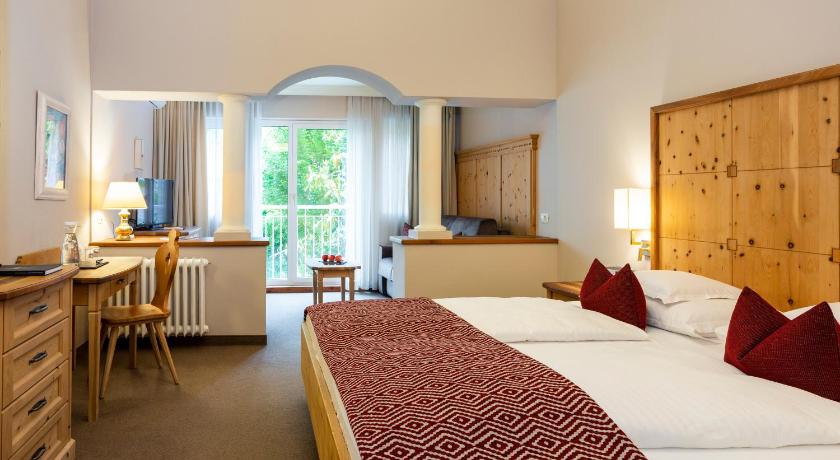Romantik Hotel Oberwirt photo