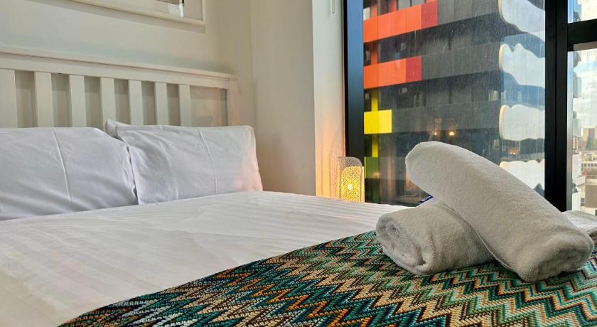 Exclusive 2B2B Swanston Central Apartment with NETFLIX WIFI photo