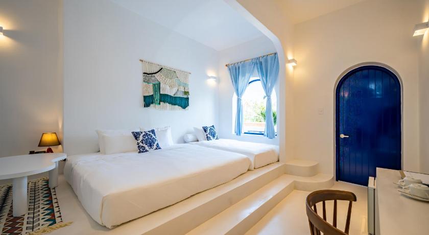 Image of Superior Triple Room 4