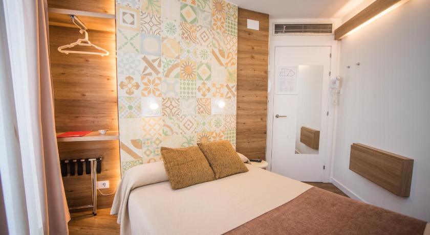Szoba kétszemélyes ággyal vagy 2 külön ággyal - zuhanyzóval (Double with Shower) fotója 4